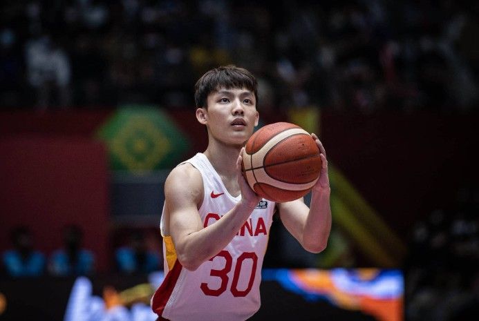媒体人：徐杰自认不比河村勇辉差多少，没必要拿这话埋汰他
